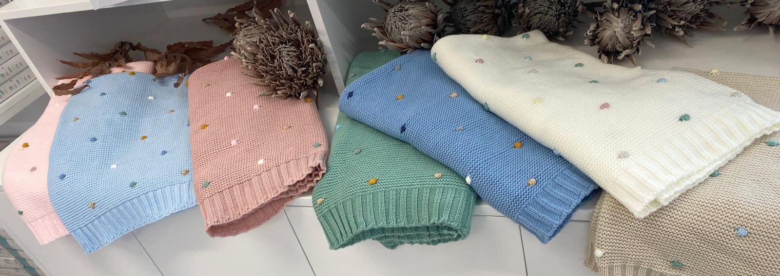 Manta de Malha para Bebé com bolinhas coloridas